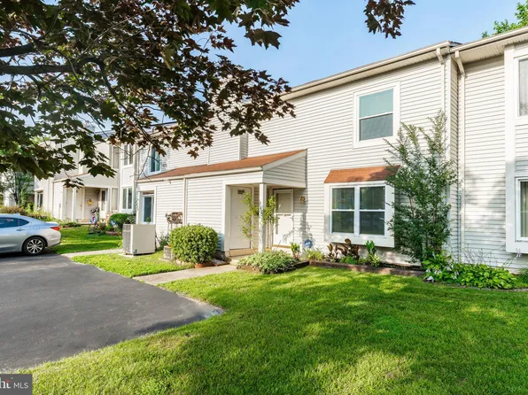 148 Briar Ct, Marlton, NJ 08053