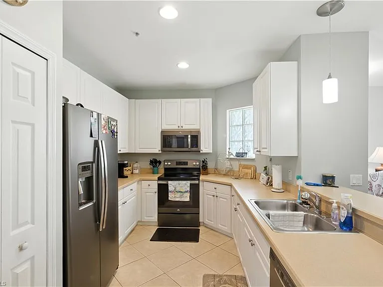 1325 Sweetwater Cv #201 — Photo 7