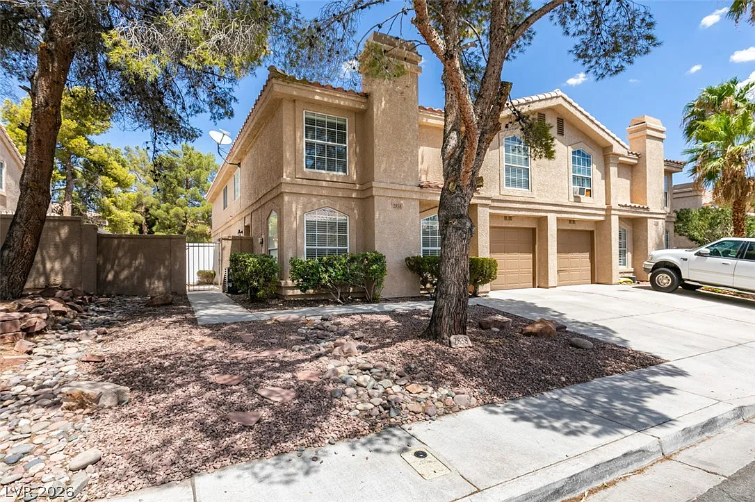 3 bed, 2.5 bath, 1541 sqft, $2,095 — Photo 3