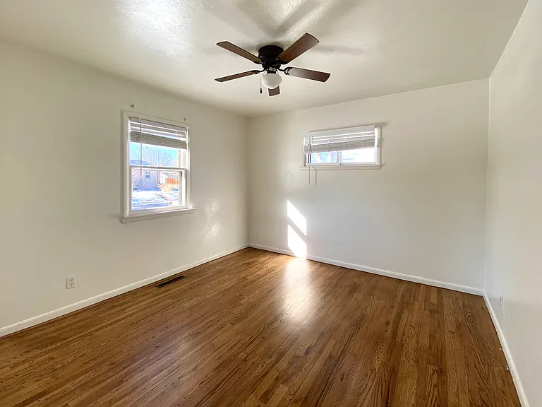 1310 S Newton St — Photo 10