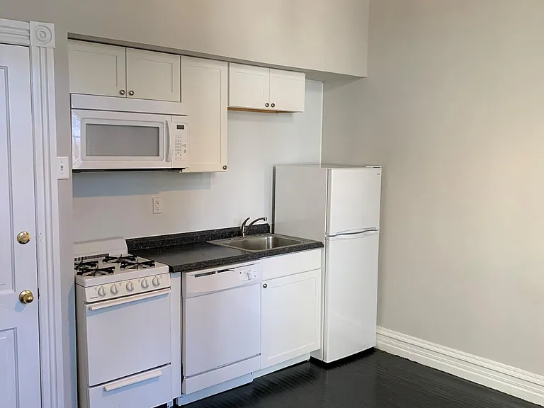 2252 Fairview Ave #105 — Photo 1