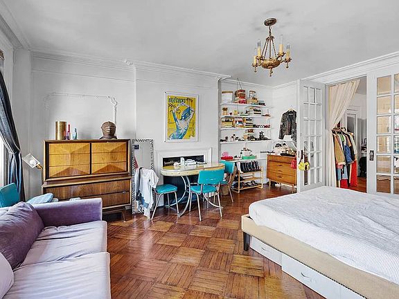 2nd image of 330 Bedford Ave APT 2
