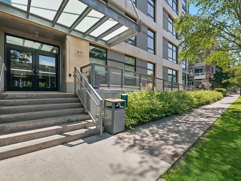 720 N 4th St #209 — Photo 18