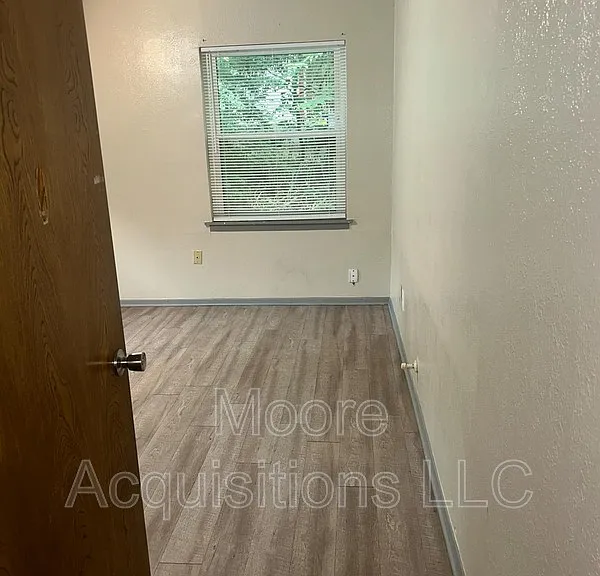 1437 S Rusk St — Photo 13