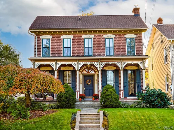 250 Franklin St, Alburtis, PA 18011