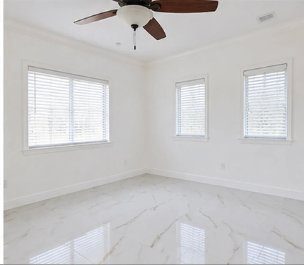 5 bed, 2170 sqft, $4,000 — Photo 4