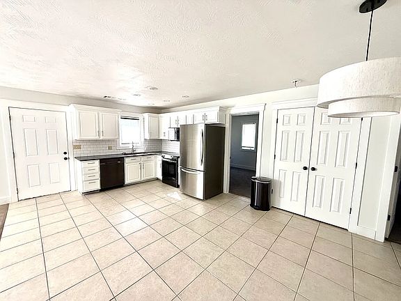 5th image of 104 South St #A