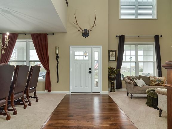 3rd image of 2550 Fieldstone Dr