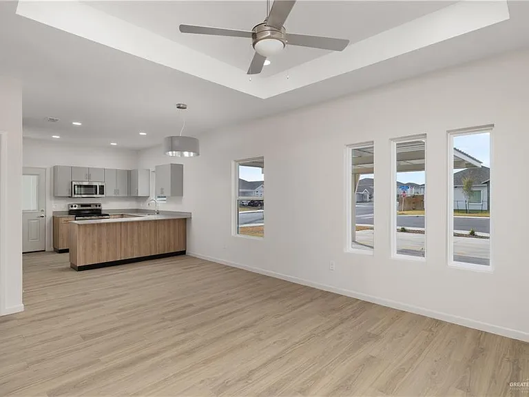 804 N Clarence Ave #4 — Photo 3