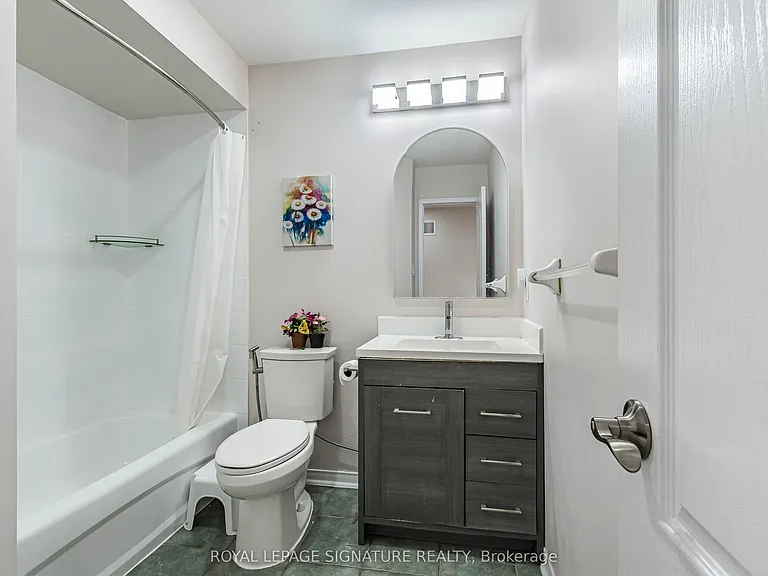 35 Whitehouse Cres — Photo 41