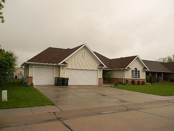 4th image of 3202 Meadow Ct