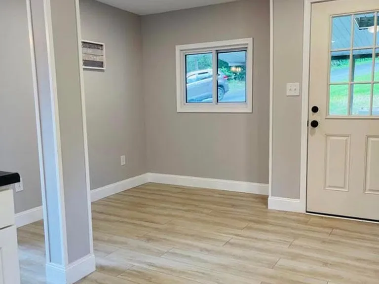 1477 Erickson Dr — Photo 10