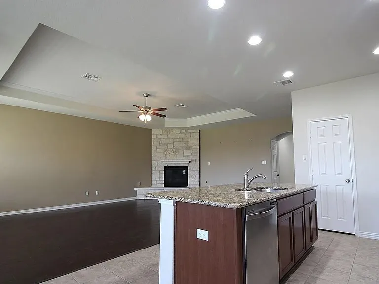 3005 Angelina Ct — Photo 7