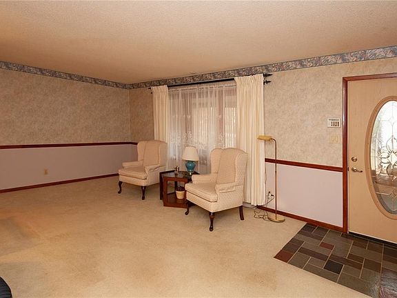 3rd image of 6026 Dorsett Pl