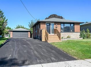 135 Nugent Dr, Hamilton, ON L8H 2N3