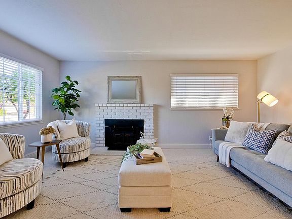 4th image of 7652 W Hill Ln