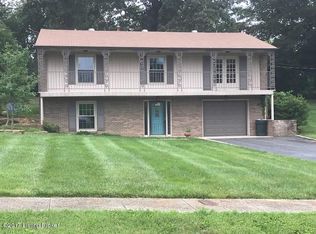 1127 Ellen Dr, Radcliff, KY 40160