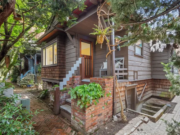 713 Summit Avenue E #C, Seattle, WA 98102