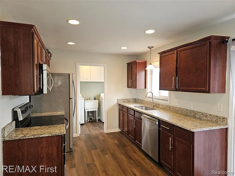 47564 Ryan Rd — Photo 8