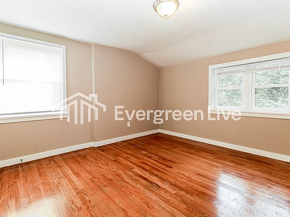 2nd image of 143 W Rosemary Rd