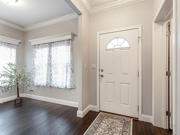 3rd image of 1434 Equestrian Dr