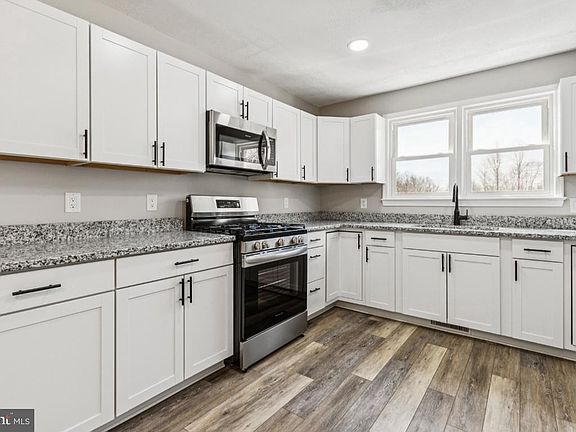 2nd image of 15488 Bruces Ln