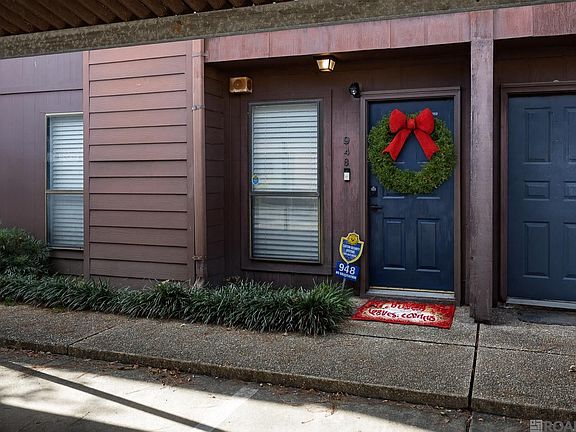 4th image of 948 Ridgepoint Ct #11-B