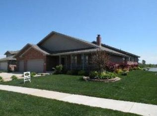 7414 Ridgefield Ln, Tinley Park, IL 60487