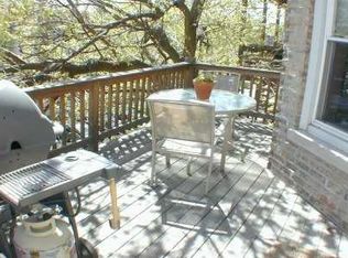 1017 W Dakin St #3E, Chicago, IL 60613