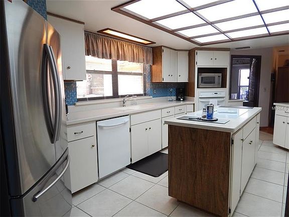 3rd image of 5040 Lake Pierce Dr