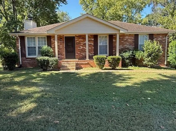 831 Forrest Glen Dr, Old Hickory, TN 37138