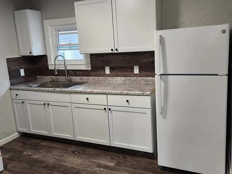 212 1st St NW #2 — Photo 11