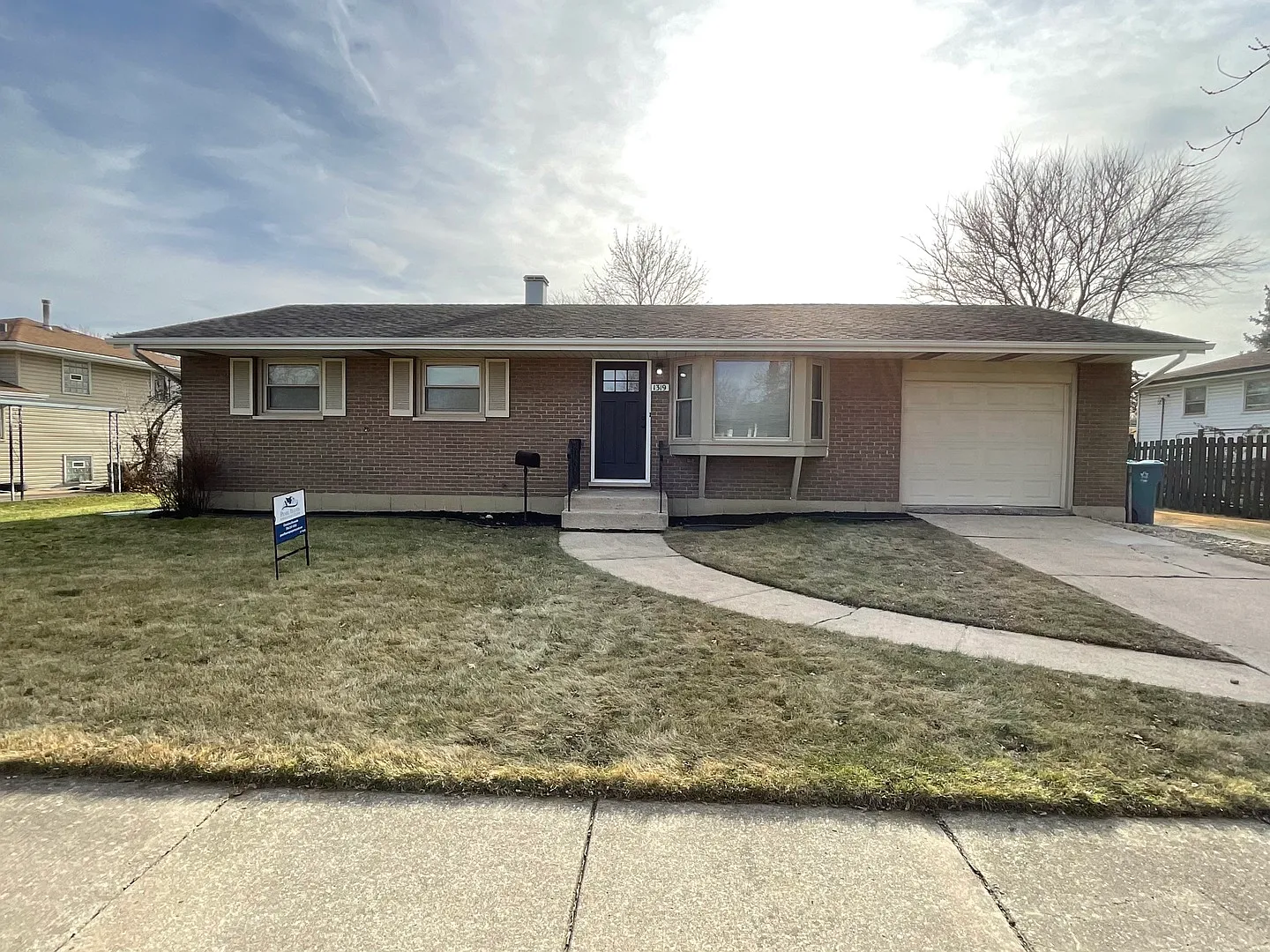 1319 E 156th St photo 1
