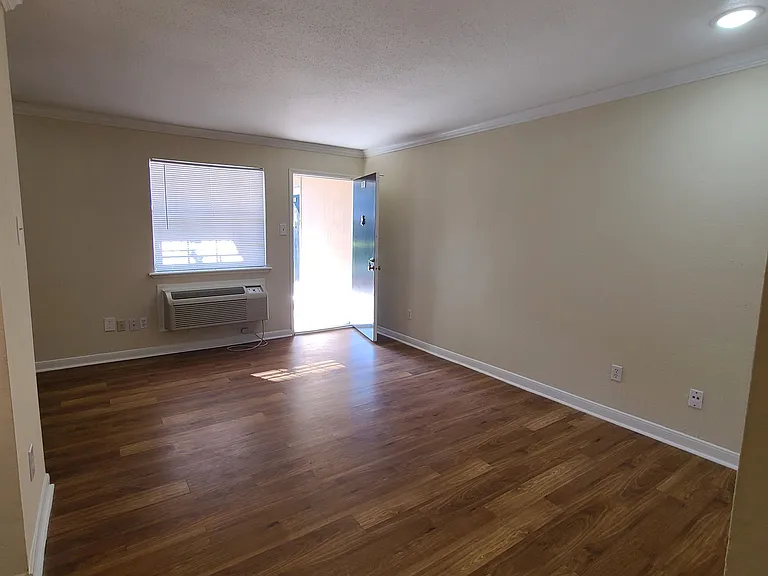 Morgan Manor — Photo 15