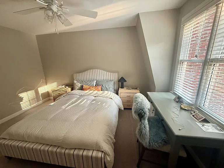 884 Park Slope Dr — Photo 10