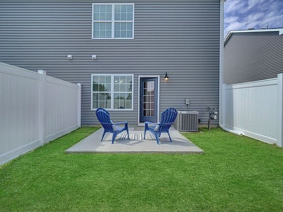 3rd image of 3642 Towne Point Rd