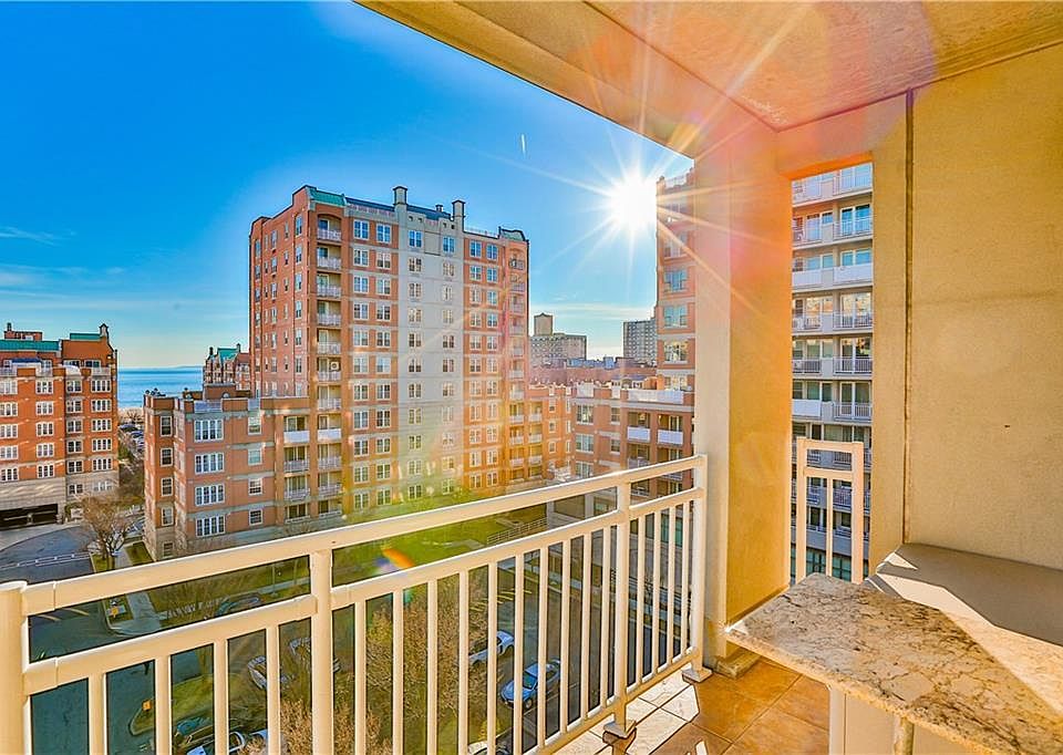 1st image of 41 Oceana Dr W #7