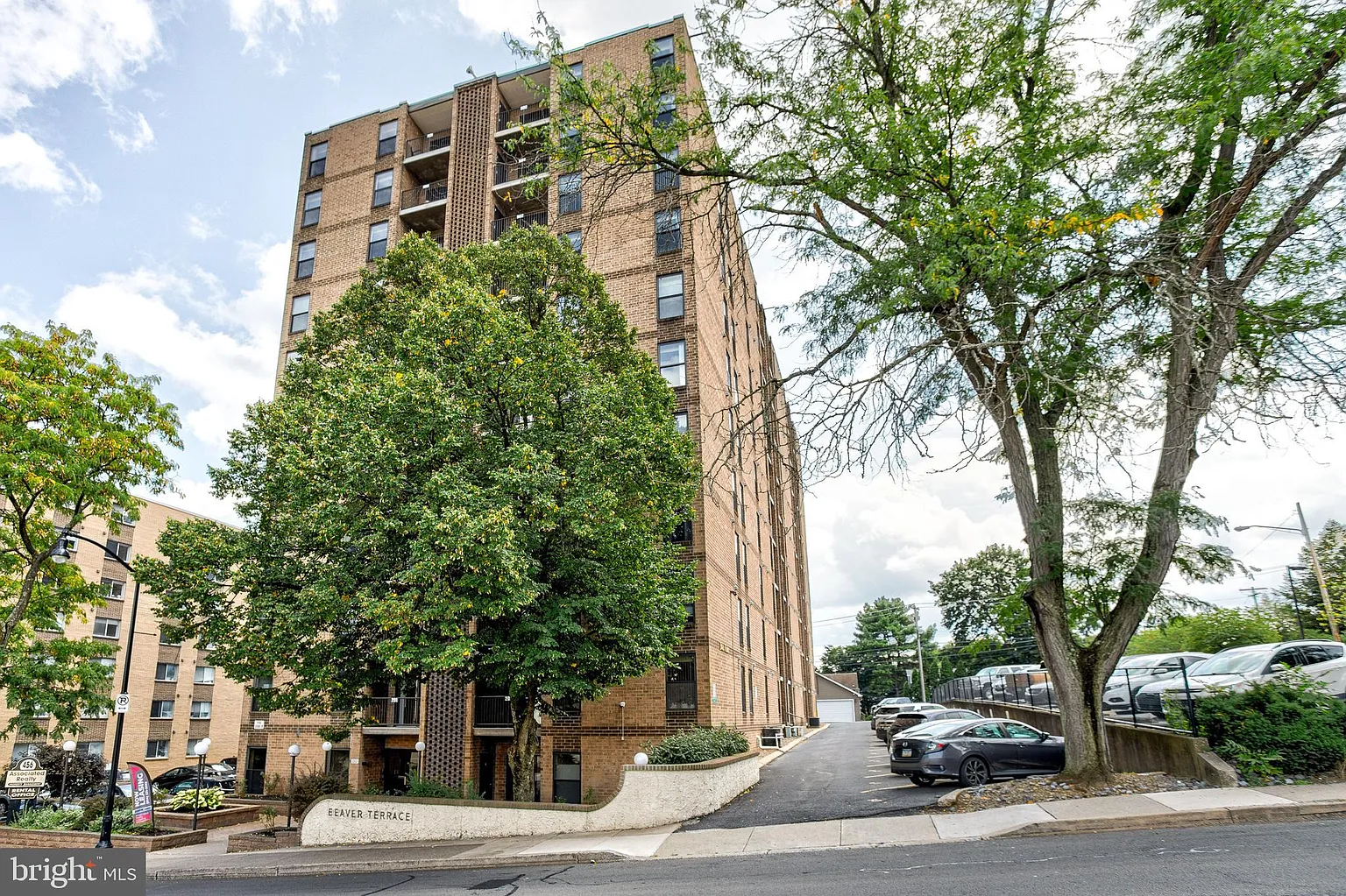 456 E Beaver Ave APT 807 photo 1