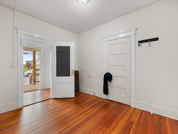 4th image of 65 Colman Street