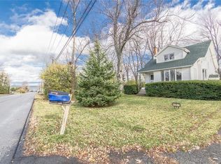 4297 Beach Ave, Hamburg, NY 14075