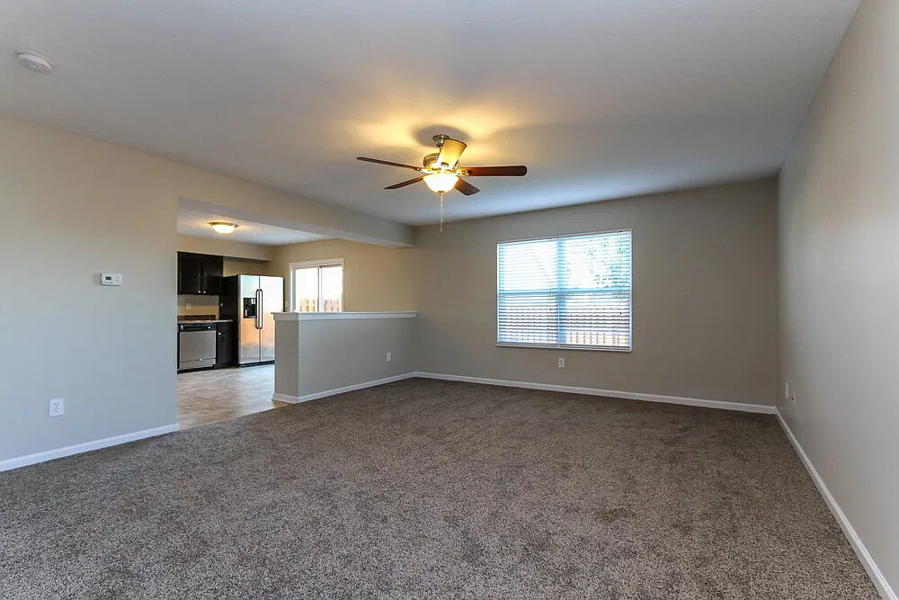 3 bed, 2.5 bath, 1780 sqft, $2,240 — Photo 2