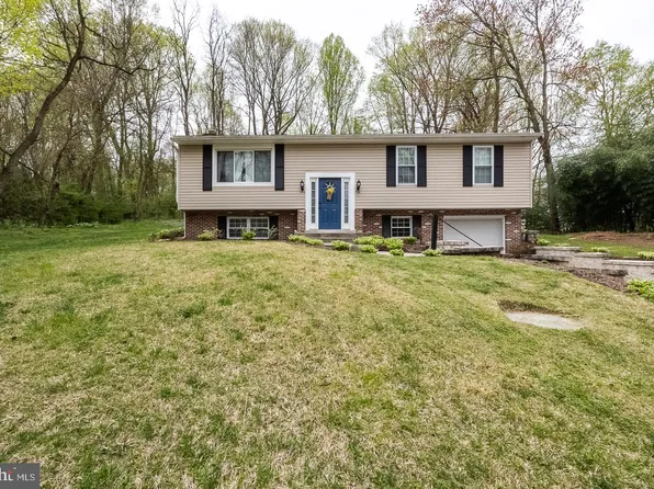 208 Jonathan Dr, Coatesville, PA 19320