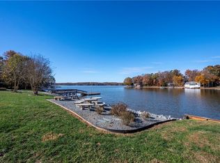 1851 Waterford Pointe Rd, Lexington, NC 27292