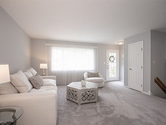 3rd image of 361 Skyview Rd