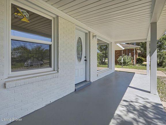 3rd image of 221 McBroom Dr