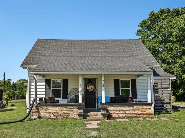 749 N Main St, Russellville, KY 42276