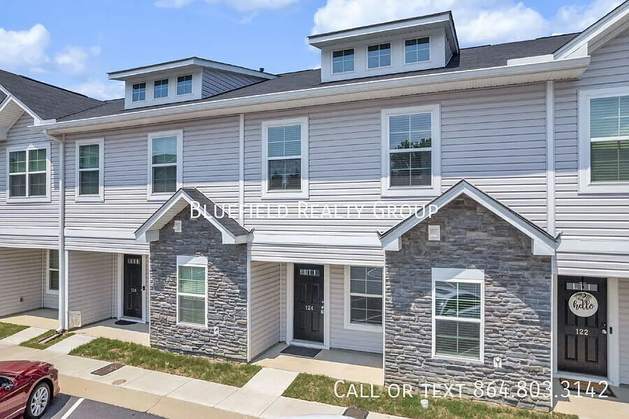 Modern 2-Bedroom, 2.5-Bath Townhome with Stylish Living in Simpsonville $1,575/mo rent — Photo 2