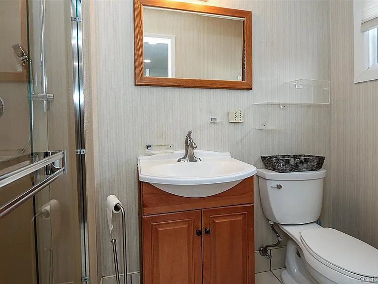 14 Glenn Dr — Photo 16