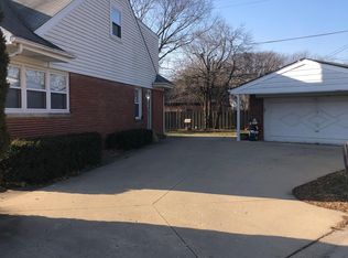 114 N Lancaster St, Mount Prospect, IL 60056