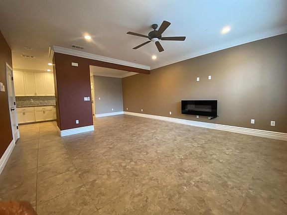 4th image of 2108 Tienda Dr